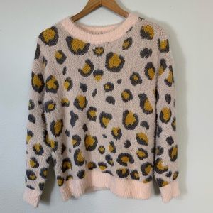 Hem & Thread Leopard Animal Print Eyelash Sweater size M